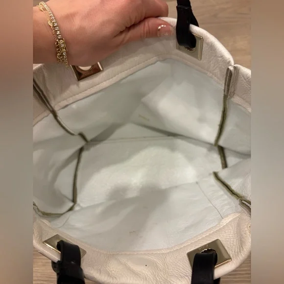 Vintage Furla Women's Green and Black Leather Tote Bag - Picture 11 of 12